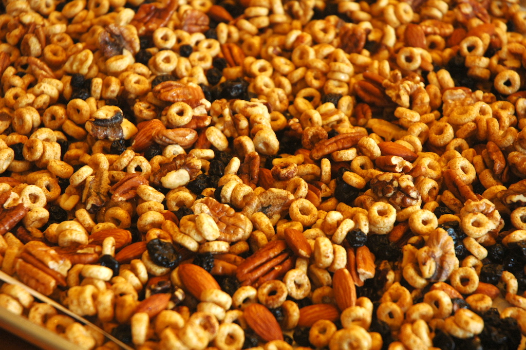 Blueberry Cheerio Nut Mix