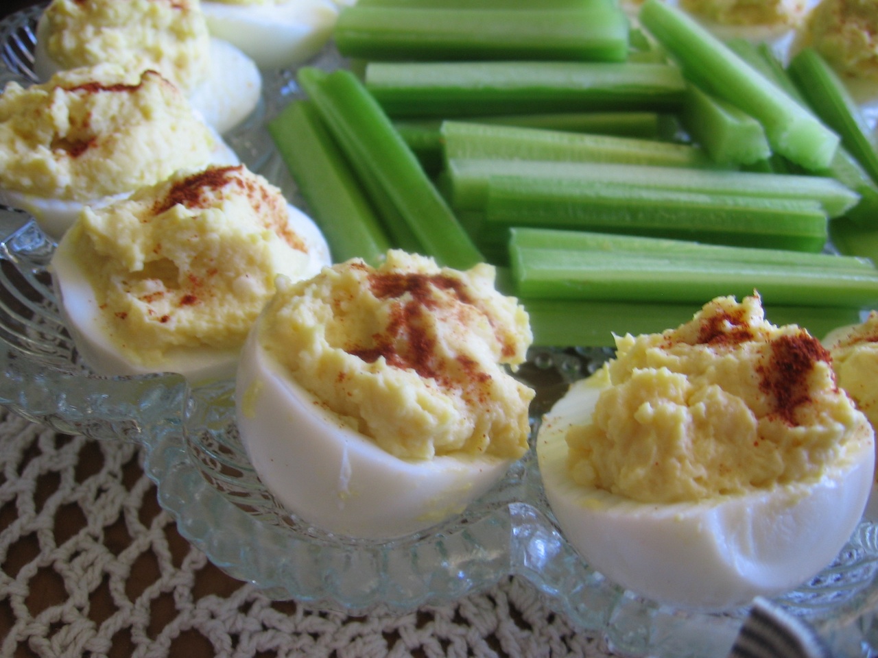 Horseradish Deviled Eggs : No Mayo