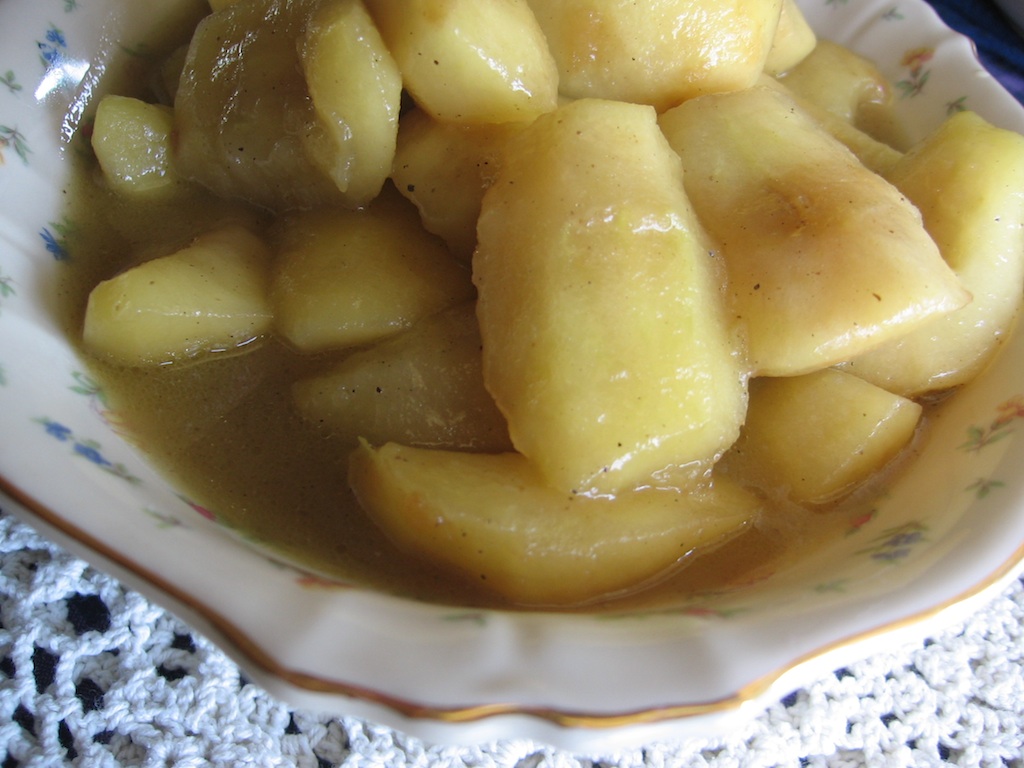 Lime Poached Apples : Stevia