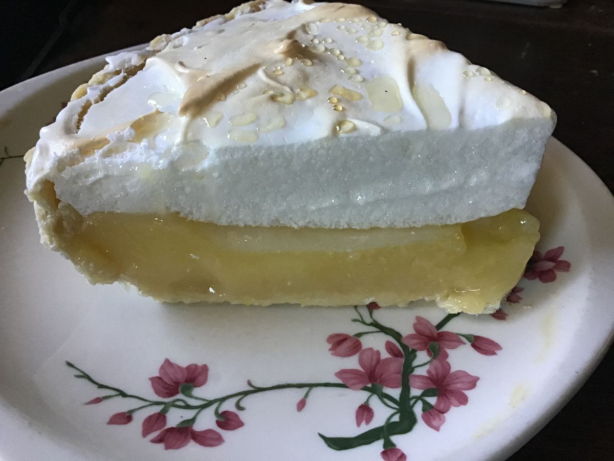 Traditional-Lemon-Meringue-Pie